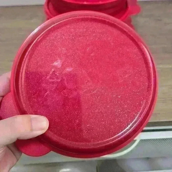 Tupperware Medium Wonder Bowls 2415b in sparkly pink and Lid / Seal  2541D pink - Picture 2 of 4